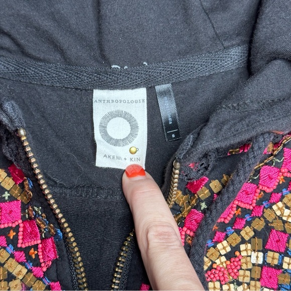 ANTHROPOLOGIE AKEMI + KIN Embellished Sweatshirt. Size S Black & Pink - Picture 3 of 7